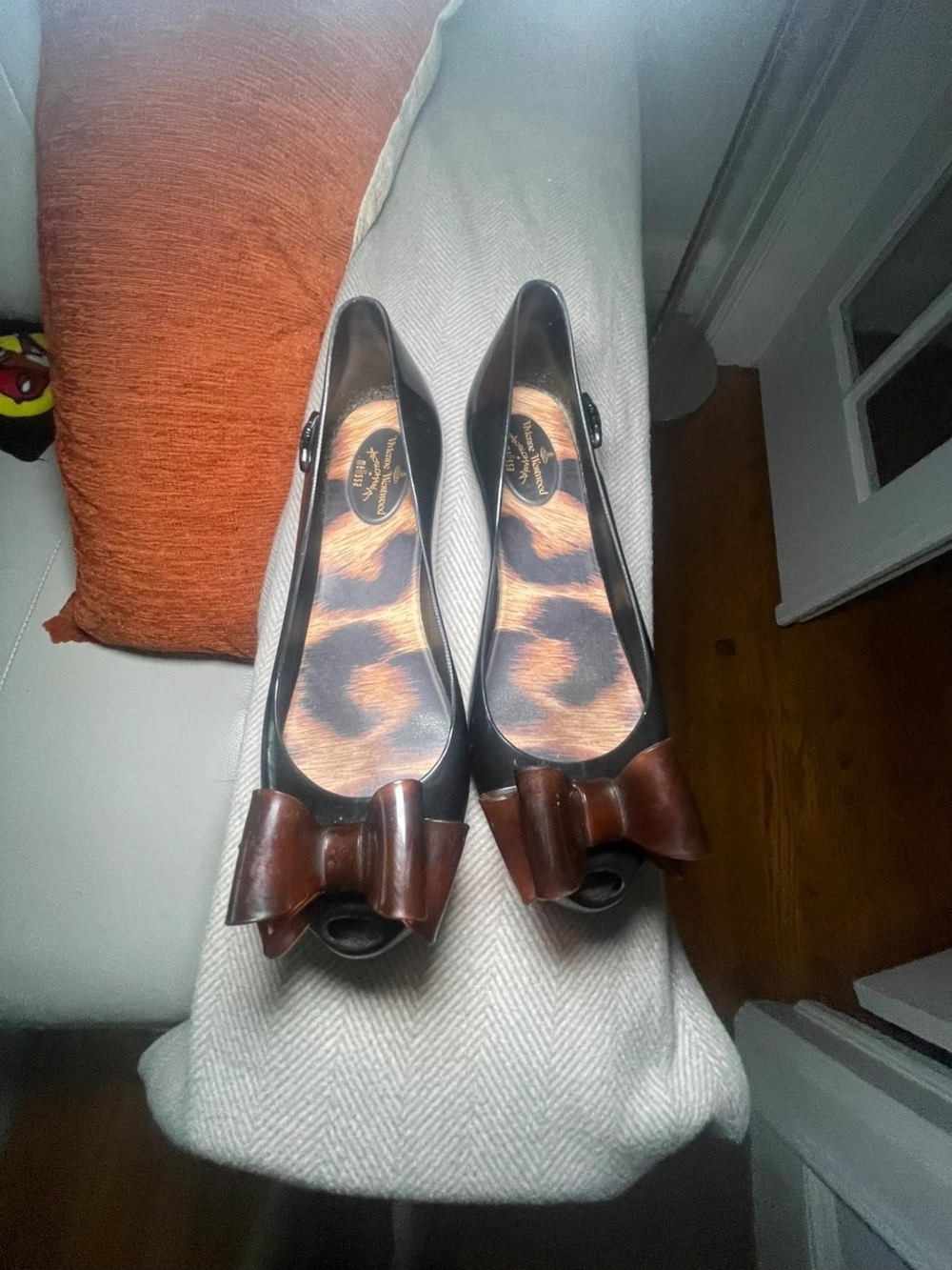 Vivienne Westwood Melissa  Women's Bow-Accent Flats - Picture 3 of 3